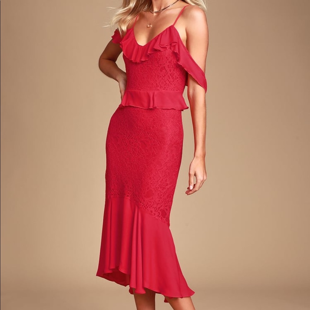 Beautiful romantic red Lulus dress
